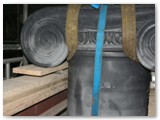 06 Without space for a pulley the capital is gently moved into place on a series of rollers, just as the ancient Egyptians did