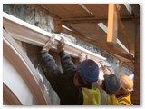 24 Adding pre-made plaster between the arches